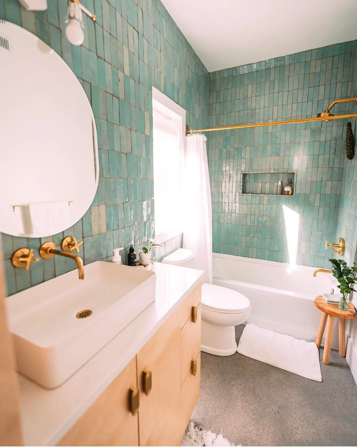 Dahlia House Bathroom